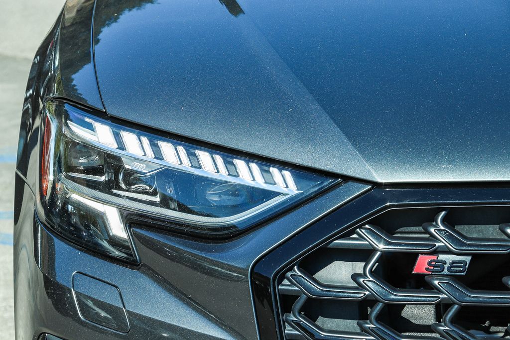 Thumbnail: 2023 Audi S8 - 6