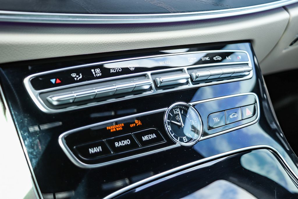 Thumbnail: 2017 Mercedes-Benz E-Class - 26