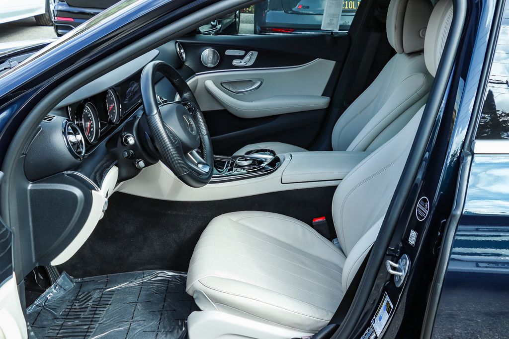 Thumbnail: 2017 Mercedes-Benz E-Class - 10