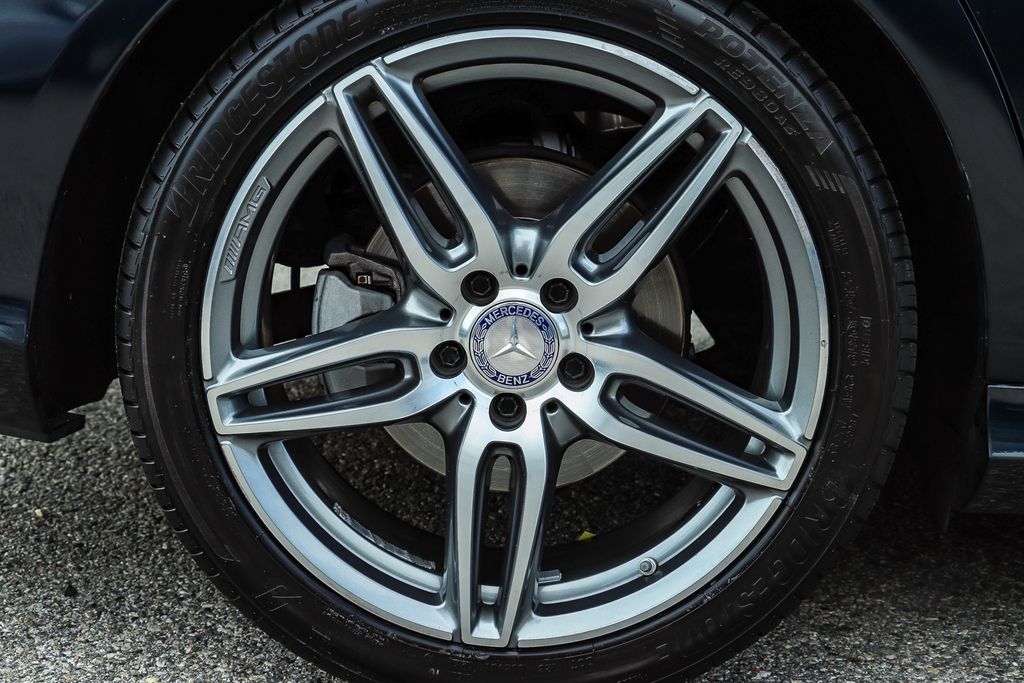 Thumbnail: 2017 Mercedes-Benz E-Class - 24