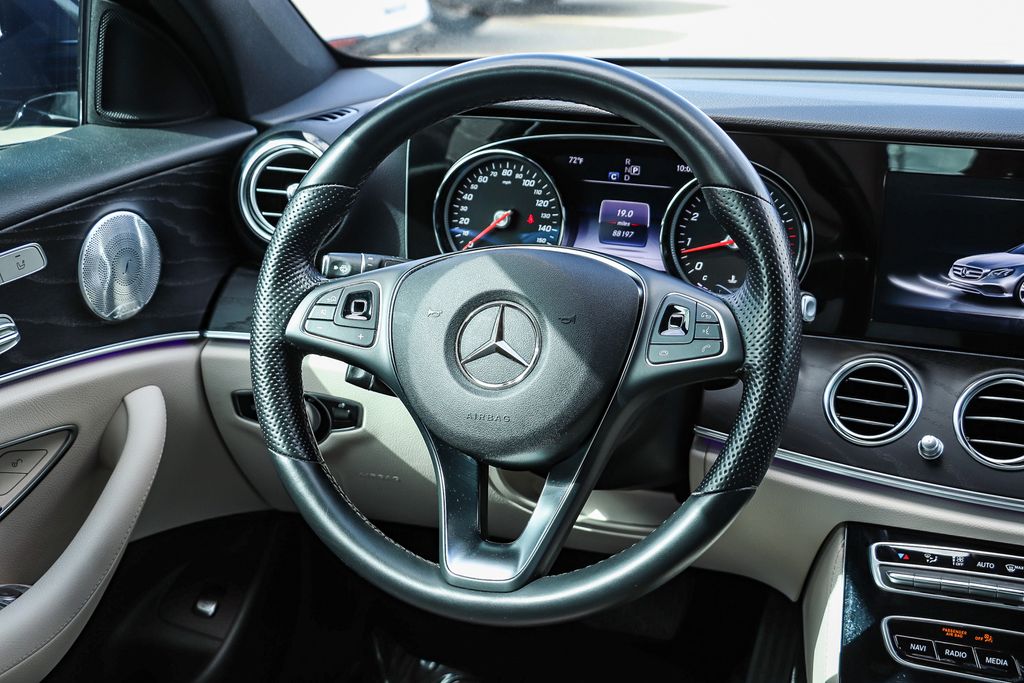 Thumbnail: 2017 Mercedes-Benz E-Class - 12