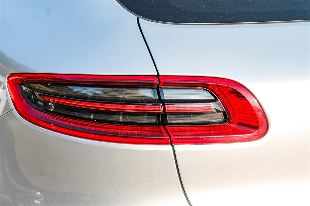 Thumbnail: 2017 Porsche Macan - 20