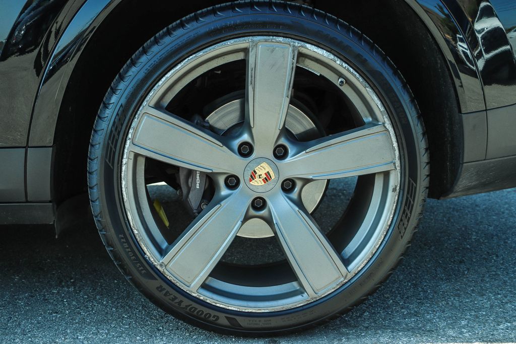 Thumbnail: 2023 Porsche Cayenne - 24