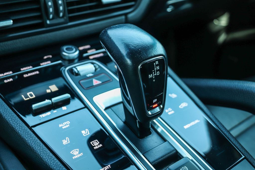 Thumbnail: 2023 Porsche Cayenne - 15