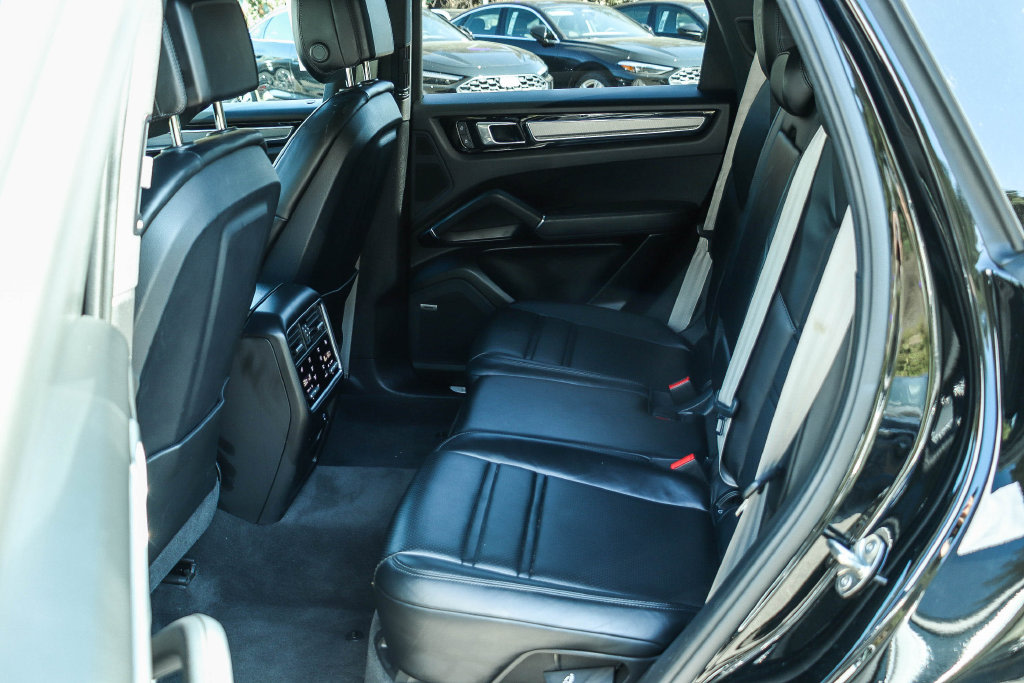 Thumbnail: 2023 Porsche Cayenne - 11