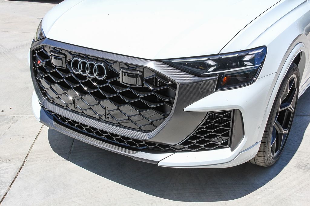 Thumbnail: 2026 Audi RS Q8 - 19