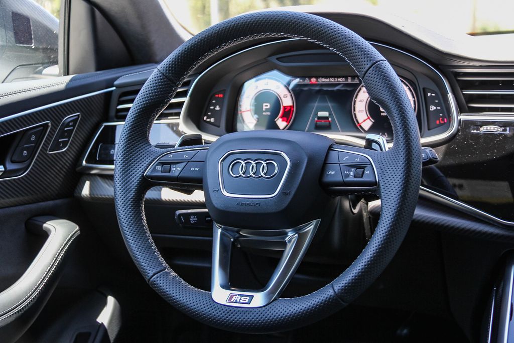 Thumbnail: 2026 Audi RS Q8 - 8