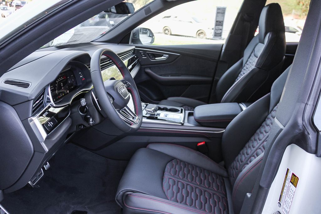 Thumbnail: 2026 Audi RS Q8 - 11