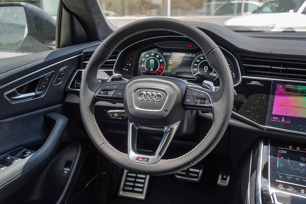 Thumbnail: 2026 Audi RS Q8 - 9
