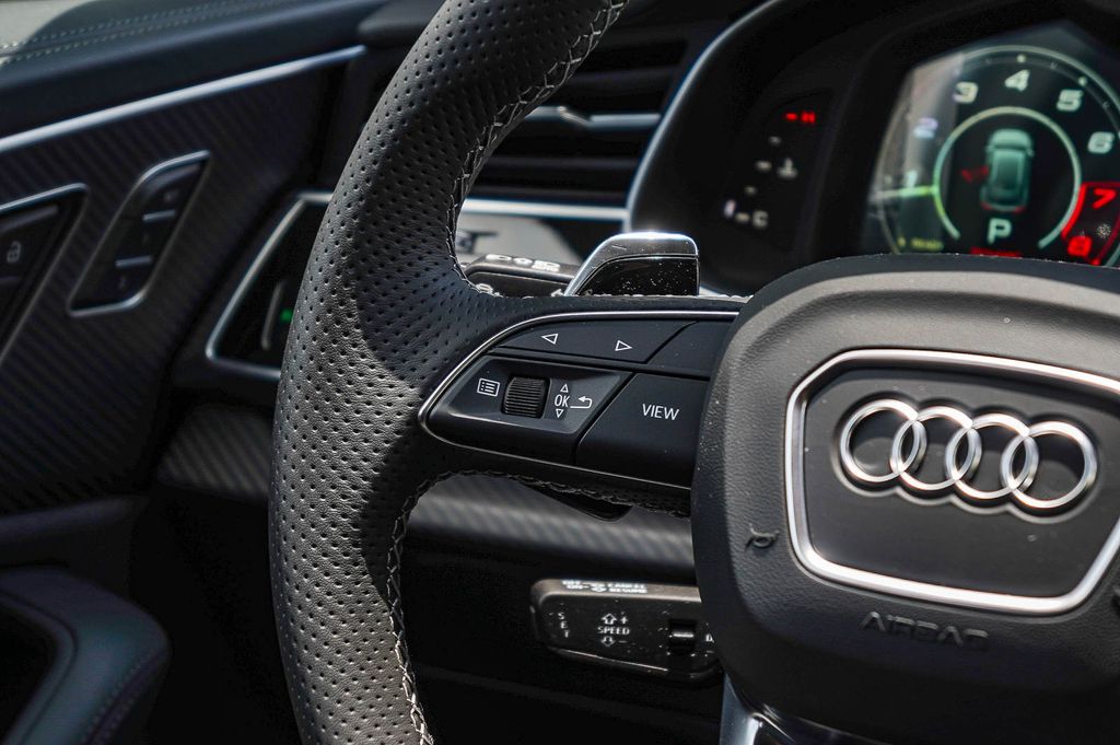 Thumbnail: 2026 Audi RS Q8 - 22