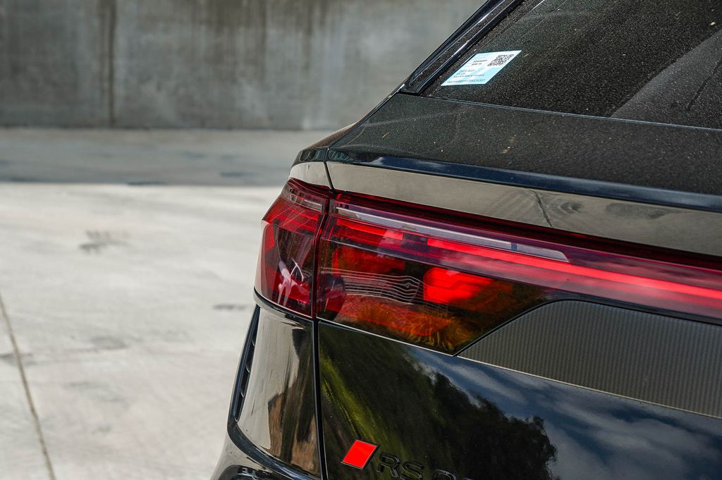 Thumbnail: 2026 Audi RS Q8 - 20