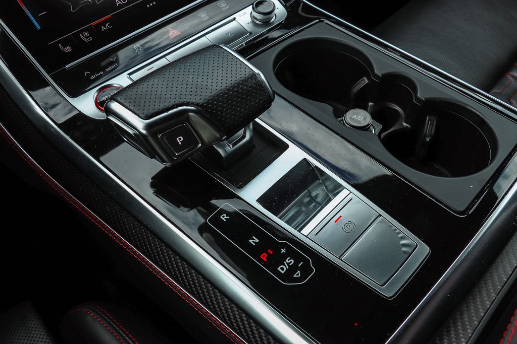 Thumbnail: 2022 Audi RS Q8 - 15