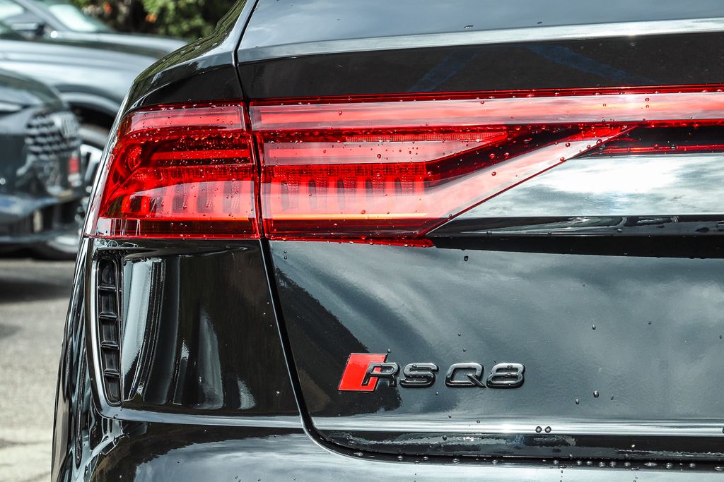 Thumbnail: 2022 Audi RS Q8 - 21