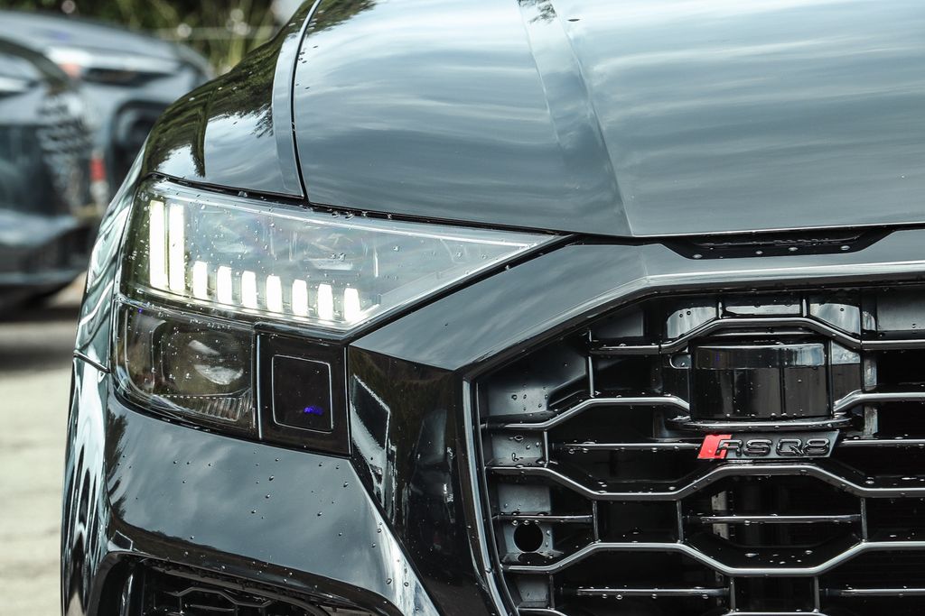 Thumbnail: 2022 Audi RS Q8 - 22