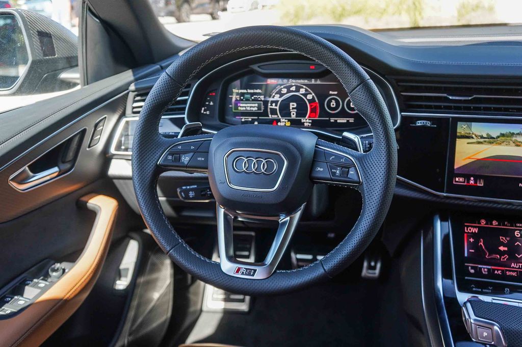 Thumbnail: 2026 Audi RS Q8 - 9