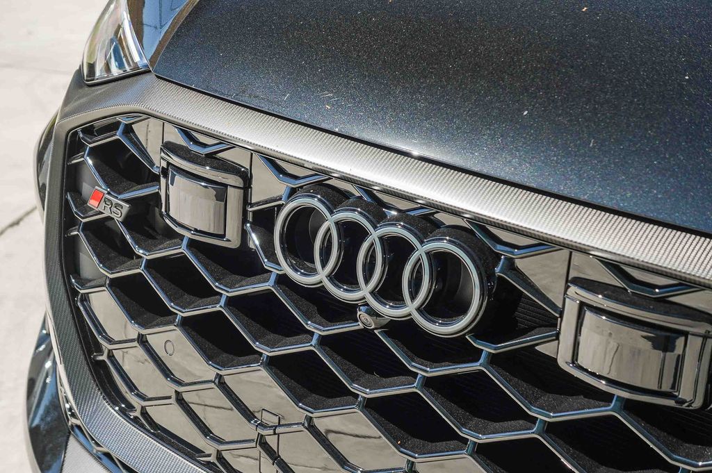 Thumbnail: 2026 Audi RS Q8 - 6