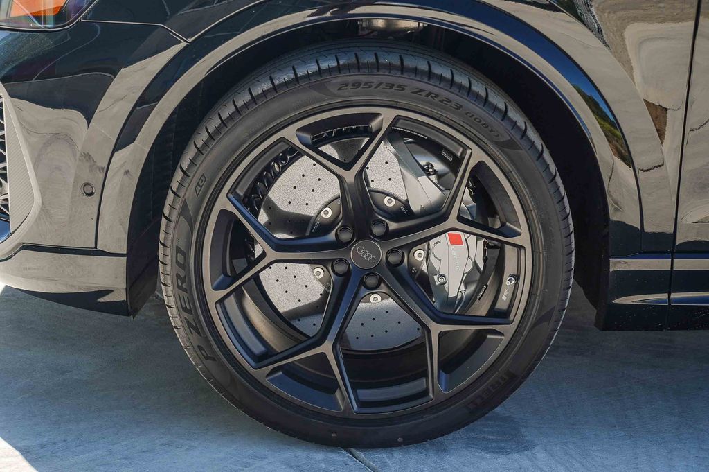Thumbnail: 2026 Audi RS Q8 - 7