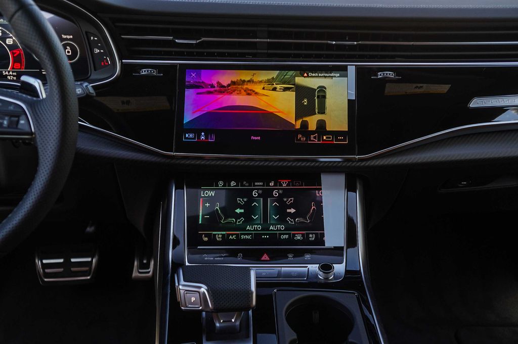Thumbnail: 2026 Audi RS Q8 - 22