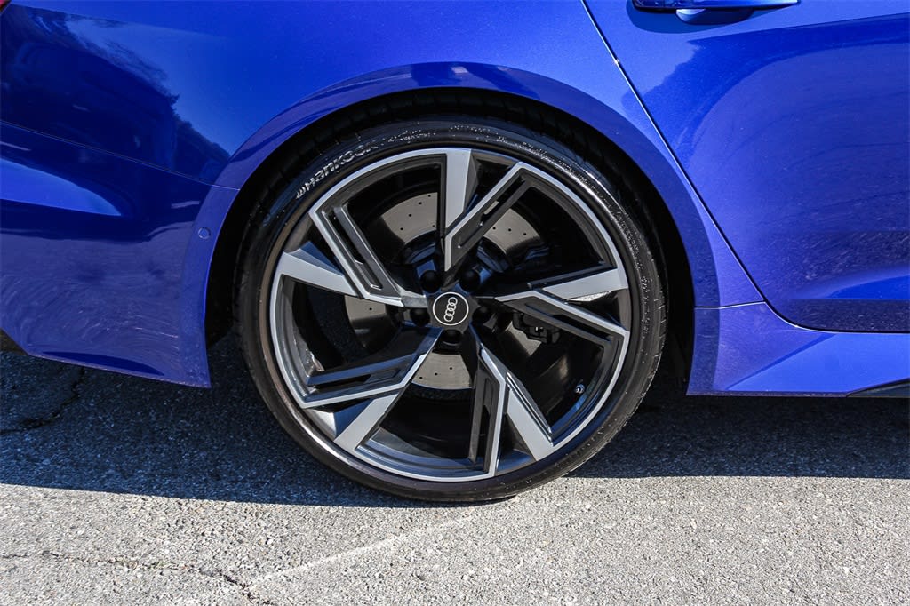 Thumbnail: 2022 Audi RS 6 - 21