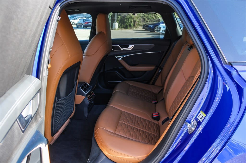 Thumbnail: 2022 Audi RS 6 - 12