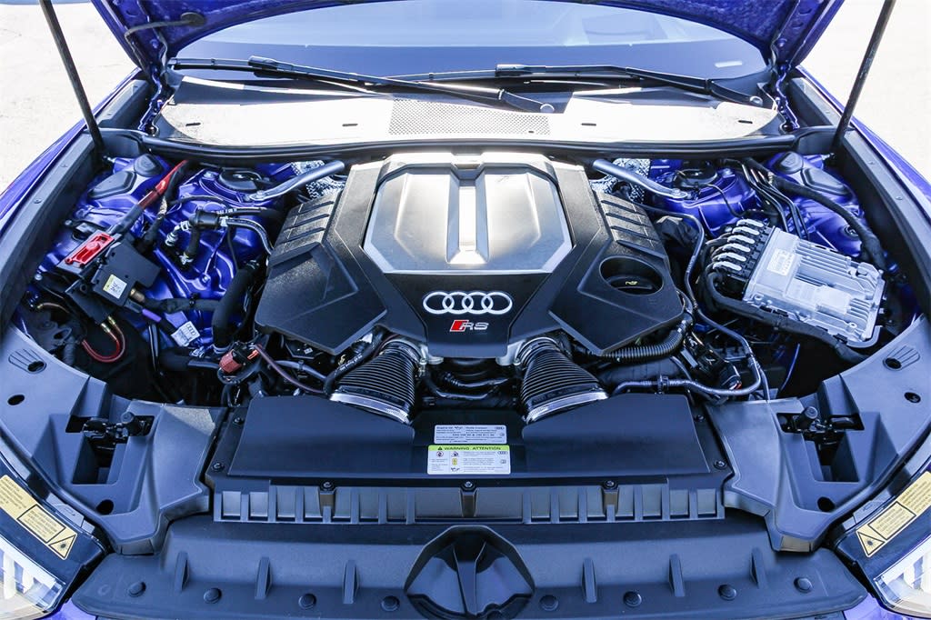 Thumbnail: 2022 Audi RS 6 - 8