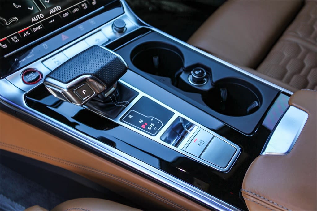 Thumbnail: 2022 Audi RS 6 - 24