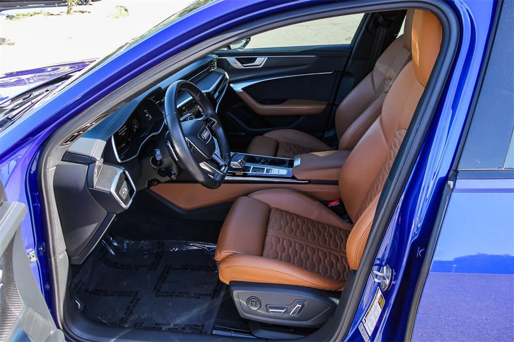 Thumbnail: 2022 Audi RS 6 - 11