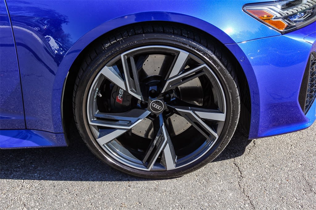 Thumbnail: 2022 Audi RS 6 - 7