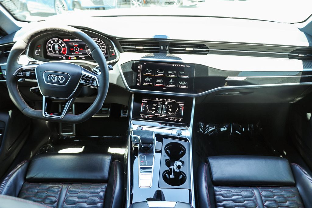 Thumbnail: 2022 Audi RS 6 - 2