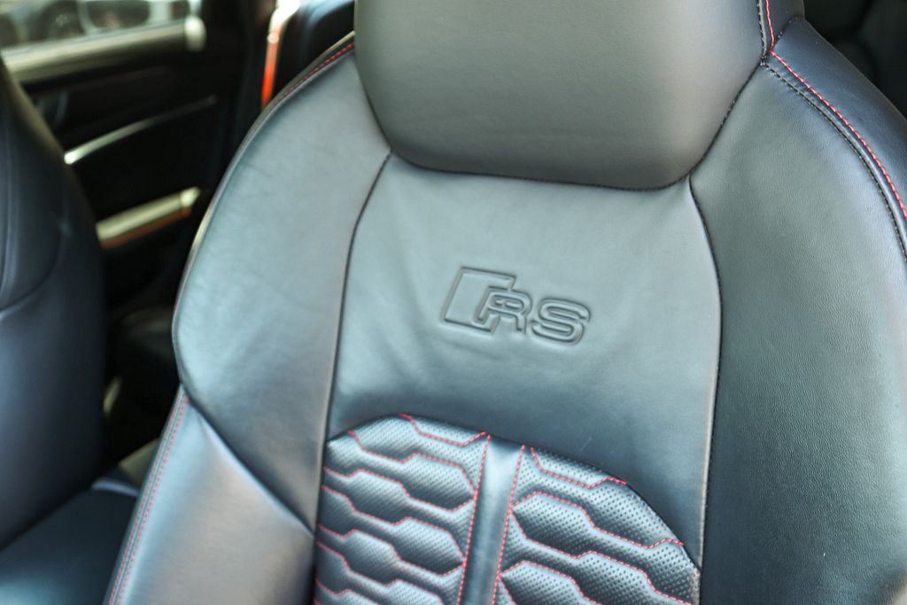 Thumbnail: 2022 Audi RS 6 - 28