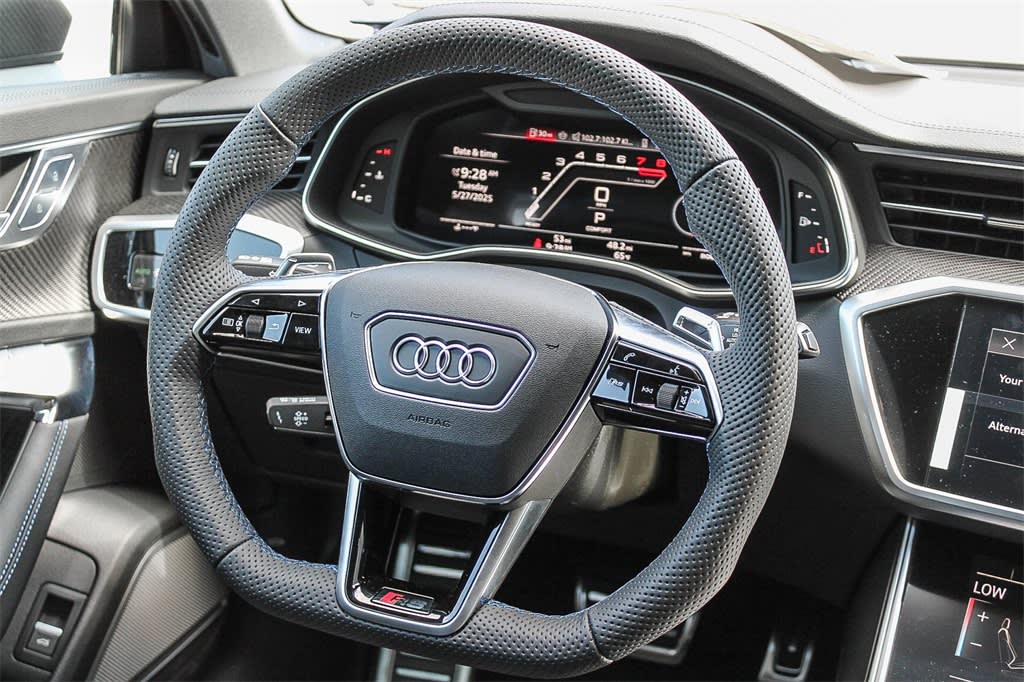 Thumbnail: 2025 Audi RS 6 - 9