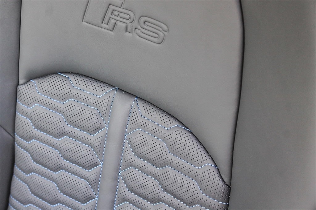 Thumbnail: 2025 Audi RS 6 - 31