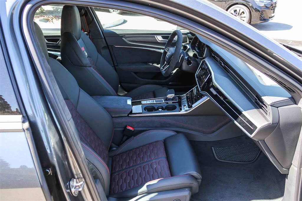 Thumbnail: 2026 Audi RS 6 - 10