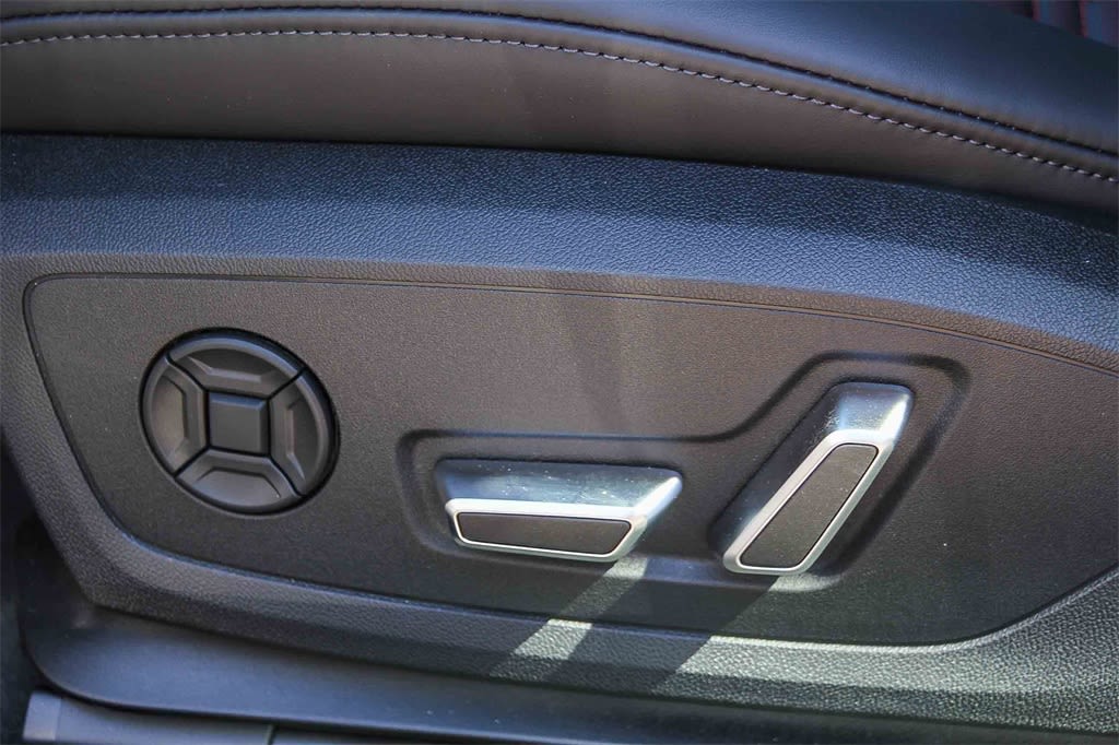 Thumbnail: 2026 Audi RS 6 - 26