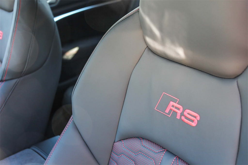 Thumbnail: 2026 Audi RS 6 - 28