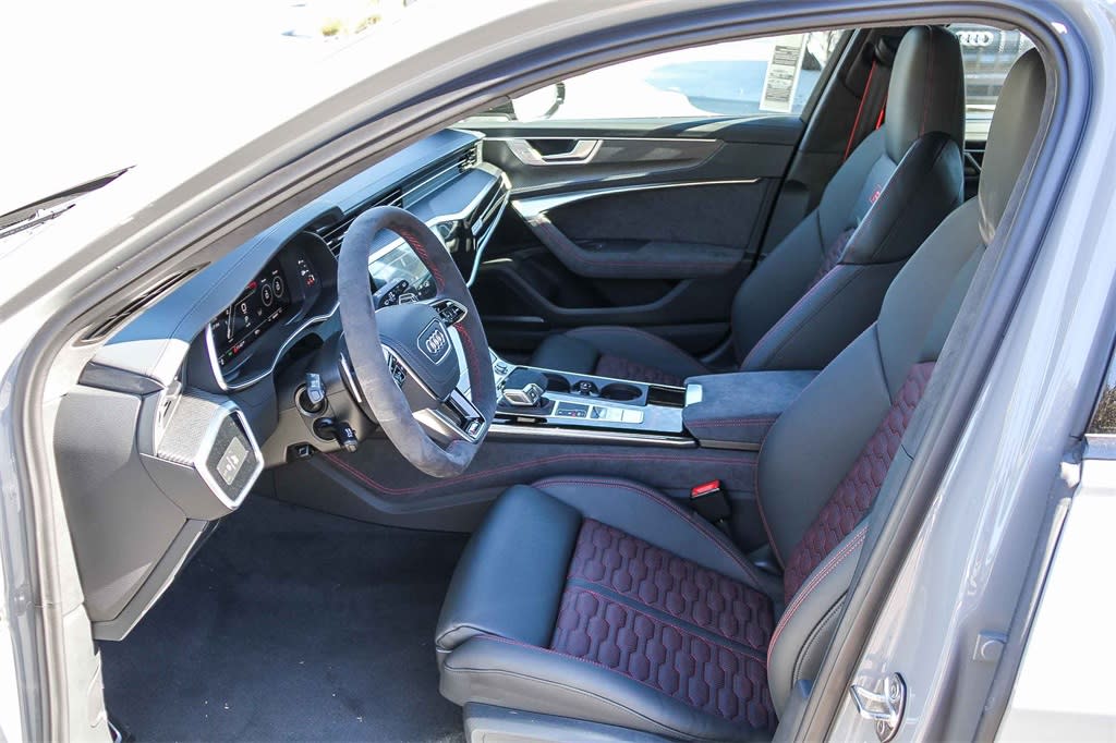 Thumbnail: 2026 Audi RS 6 - 10