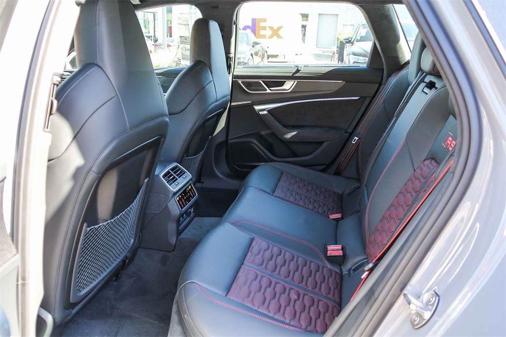 Thumbnail: 2026 Audi RS 6 - 11