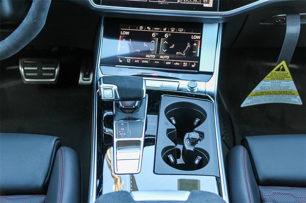 Thumbnail: 2026 Audi RS 6 - 13