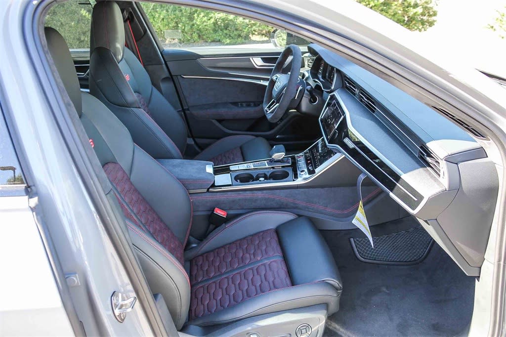 Thumbnail: 2026 Audi RS 6 - 9