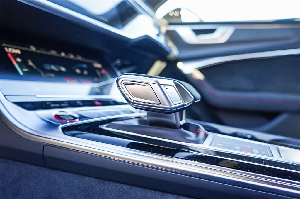 Thumbnail: 2026 Audi RS 6 - 29