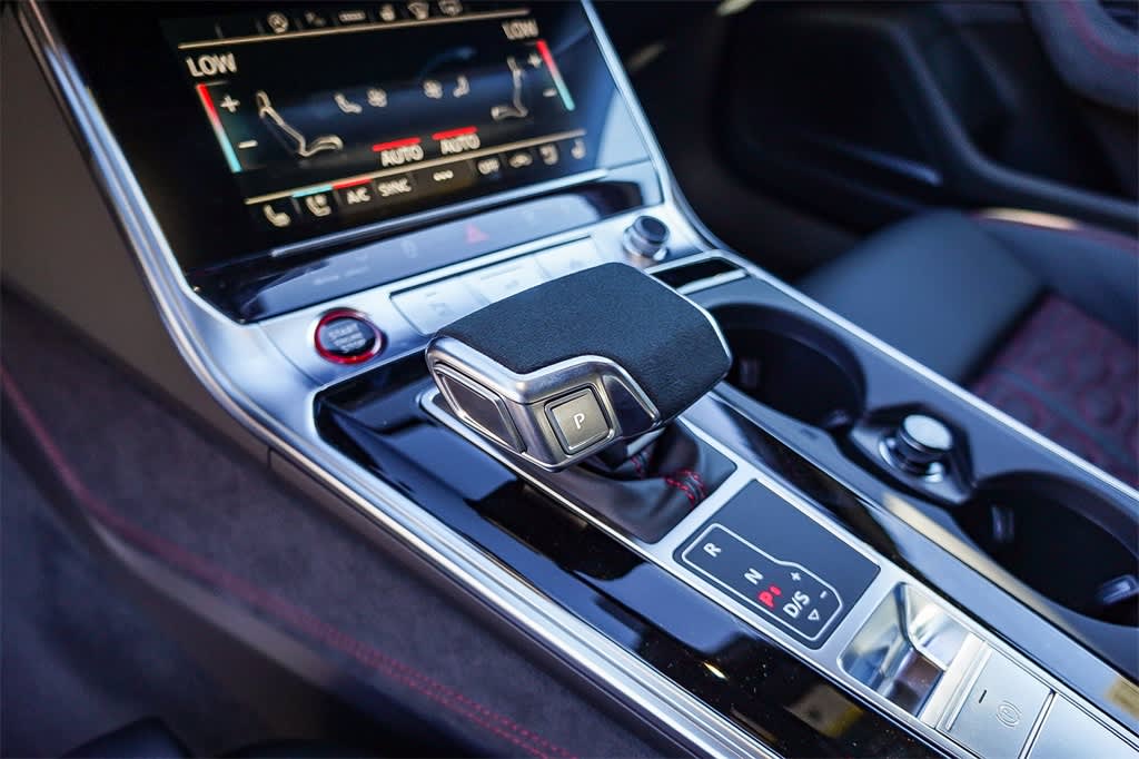 Thumbnail: 2026 Audi RS 6 - 14