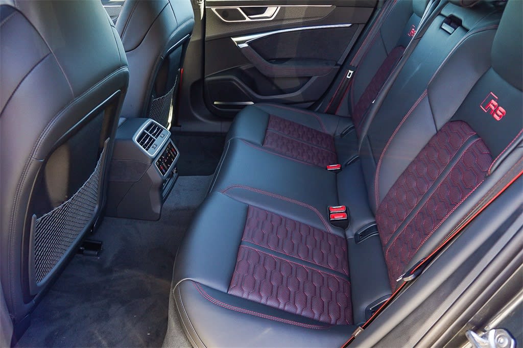 Thumbnail: 2026 Audi RS 6 - 12