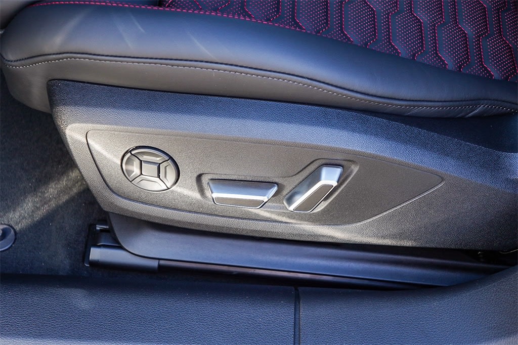 Thumbnail: 2026 Audi RS 6 - 28