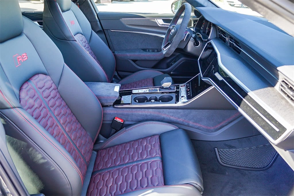 Thumbnail: 2026 Audi RS 6 - 10