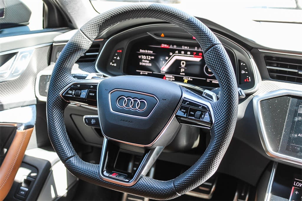 Thumbnail: 2024 Audi RS 6 - 9