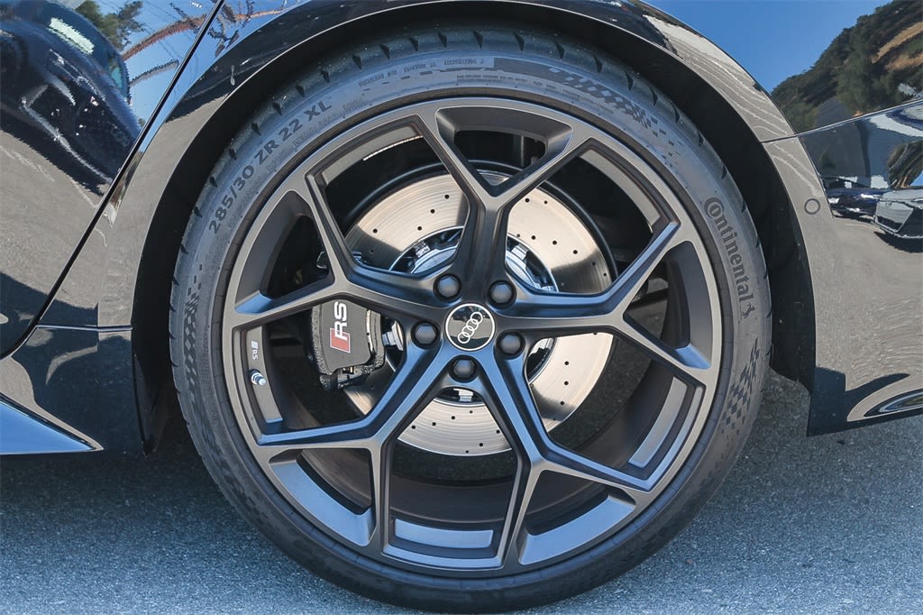 Thumbnail: 2024 Audi RS 6 - 22