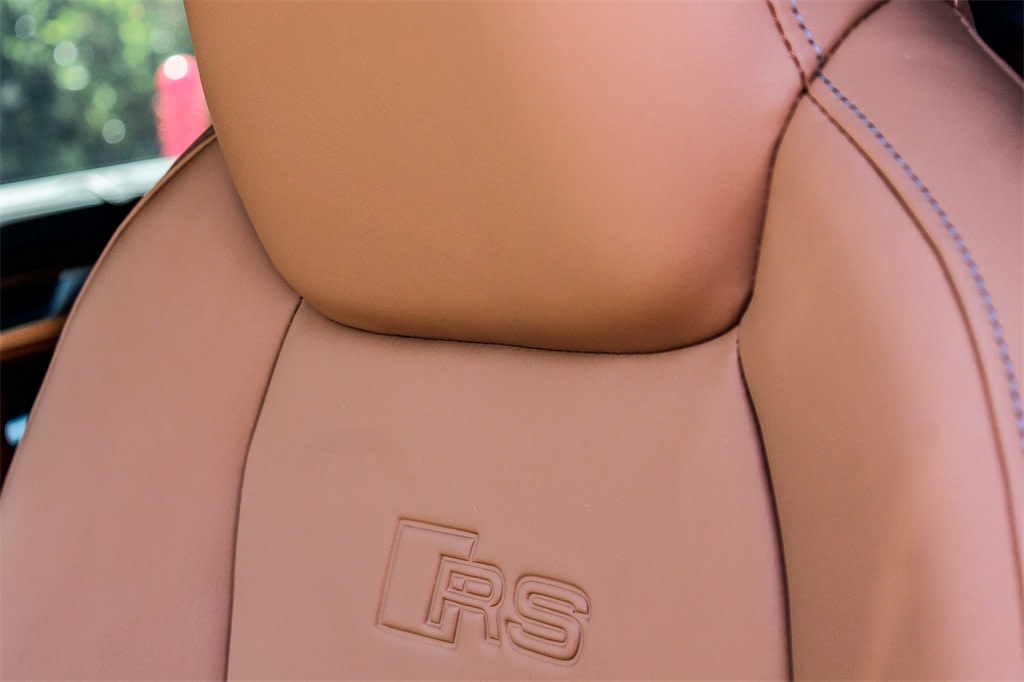 Thumbnail: 2024 Audi RS 6 - 30