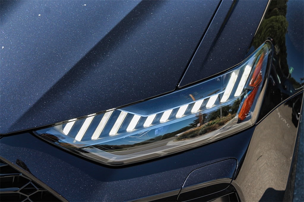 Thumbnail: 2024 Audi RS 6 - 6