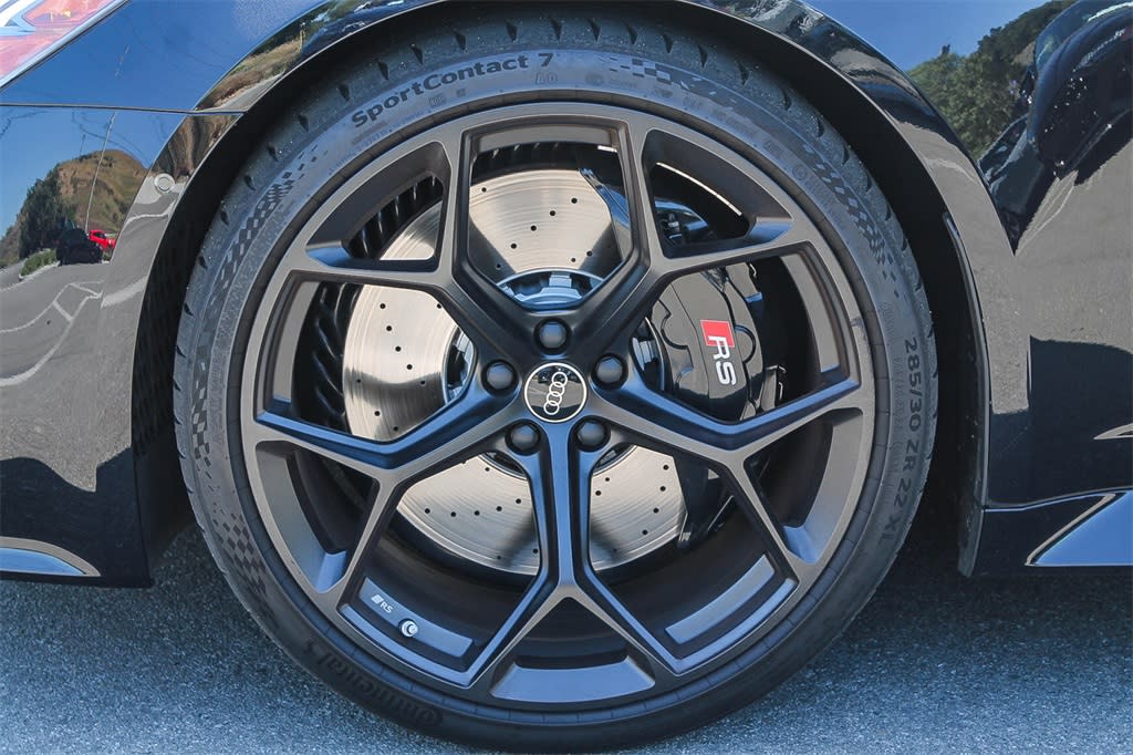 Thumbnail: 2024 Audi RS 6 - 7