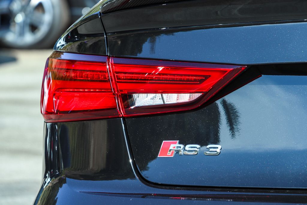 Thumbnail: 2018 Audi RS 3 - 18